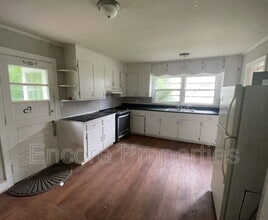 818 Dixon St in Kinston, NC - Building Photo - Building Photo