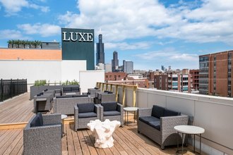 1222 W Madison St-Unit -214 in Chicago, IL - Building Photo - Building Photo