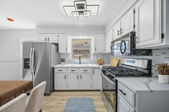 12549 S Tripp Ave in Chicago, IL - Building Photo - Building Photo