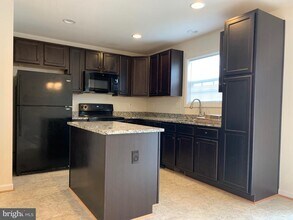 10421 Westgate Ct in Ruther Glen, VA - Building Photo - Building Photo