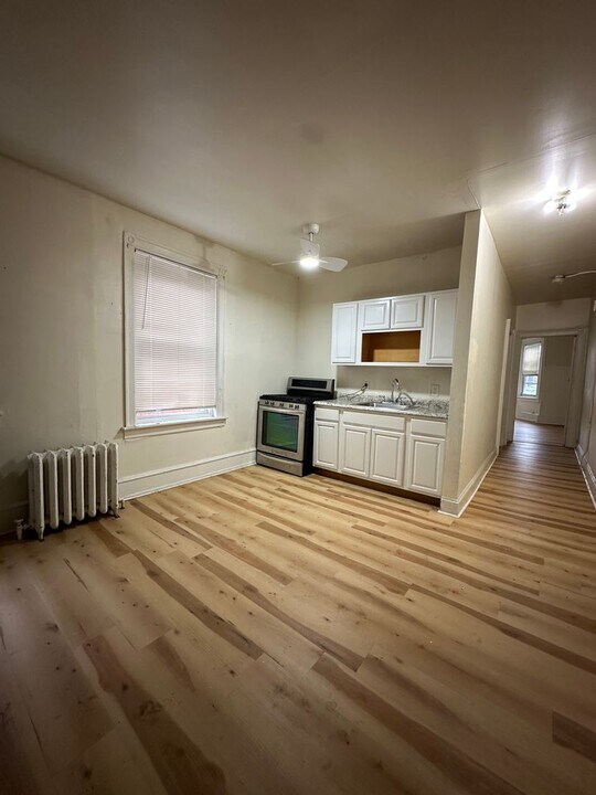 1330 W Hunting Park Ave in Philadelphia, PA - Foto de edificio