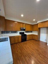 882 Kiwi St in Madera, CA - Building Photo - Building Photo