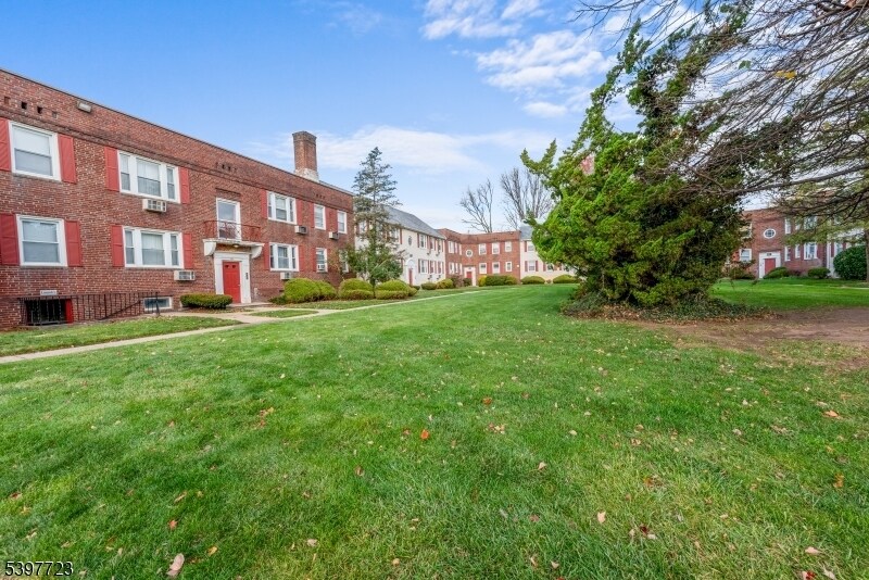 953 E Front St in Plainfield, NJ - Building Photo