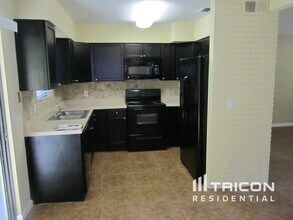 11685 Sands Ave in Jacksonville, FL - Building Photo - Building Photo