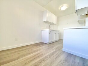 21 Thornton Ave in Los Angeles, CA - Building Photo - Building Photo