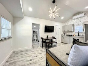 2008 Page Ave, Unit 2 in Orlando, FL - Building Photo - Building Photo