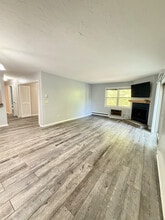 133 Queens Rd in Torrington, CT - Building Photo - Building Photo