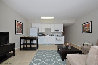 79 West in Panama City Beach, FL - Building Photo - Interior Photo