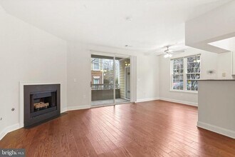 2100 Highcourt Ln in Herndon, VA - Building Photo - Building Photo