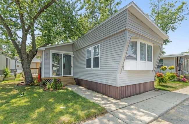 property at 852 Tarpon St SW