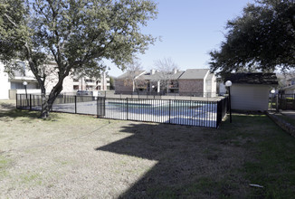 Meadows in Lancaster, TX - Building Photo - Building Photo