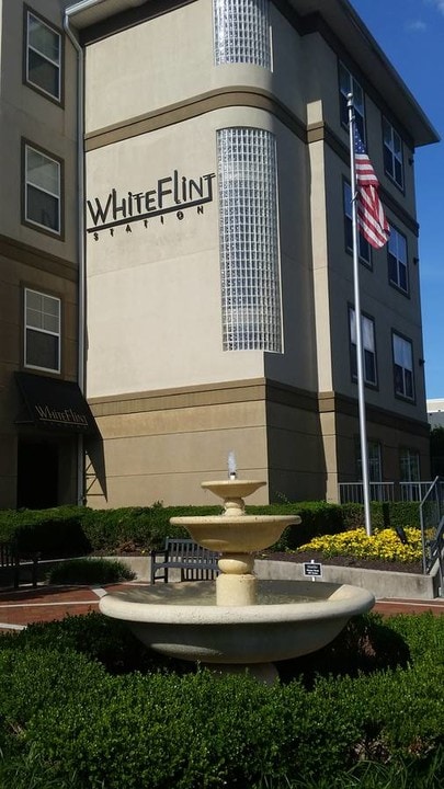 11800 Old Georgetown Rd in Rockville, MD - Building Photo