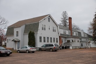 Washburn Apartments in Washburn, WI - Building Photo - Building Photo