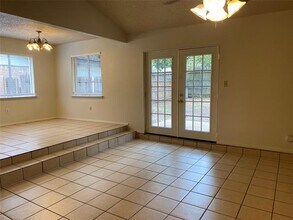 5400 Holly Trail in Arlington, TX - Building Photo - Building Photo