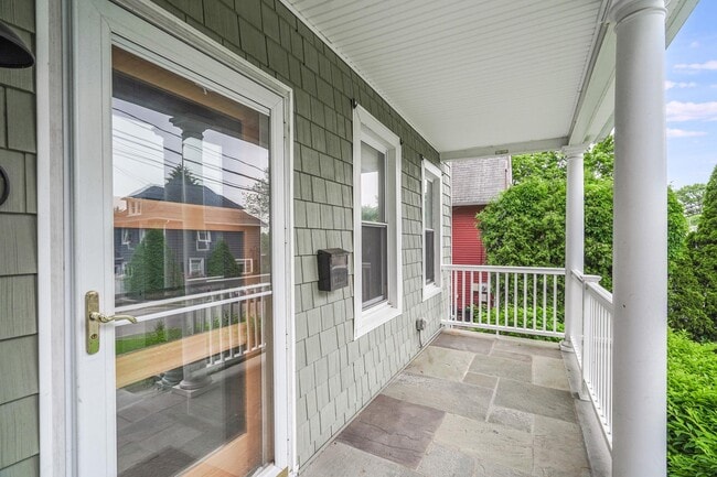 410 Hunter St in Mamaroneck, NY - Building Photo - Building Photo