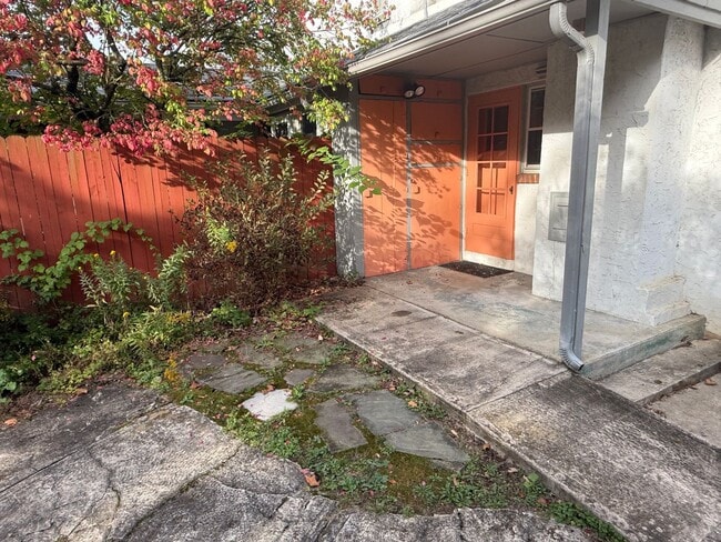616 W Foster Ave in State College, PA - Building Photo - Building Photo