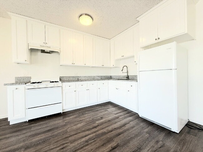 2926 Dalton Ave in Los Angeles, CA - Building Photo - Building Photo