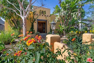 543 N Las Palmas Ave in Los Angeles, CA - Building Photo - Building Photo