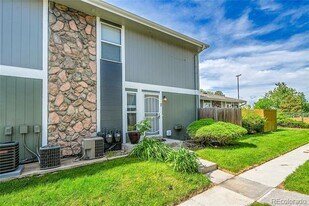 9901 E Evans Ave in Aurora, CO - Building Photo