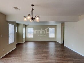 15662 E 98th Pl in Commerce City, CO - Foto de edificio - Building Photo