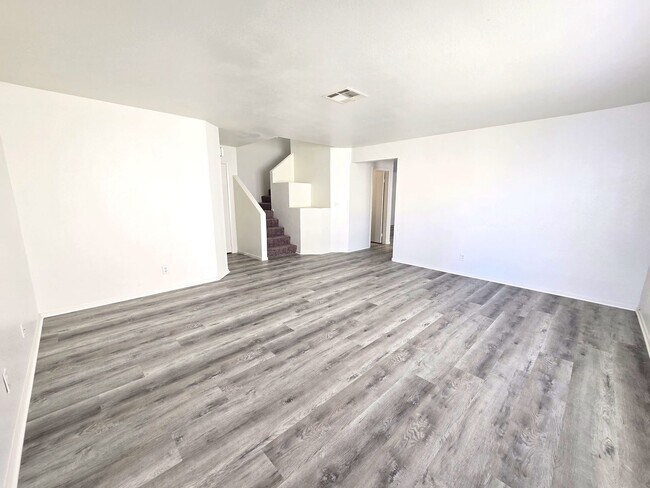 5853 Calobar Ln in Las Vegas, NV - Building Photo - Building Photo