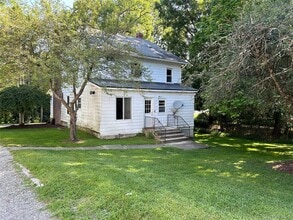 84 Walling Rd in Warwick, NY - Building Photo - Building Photo