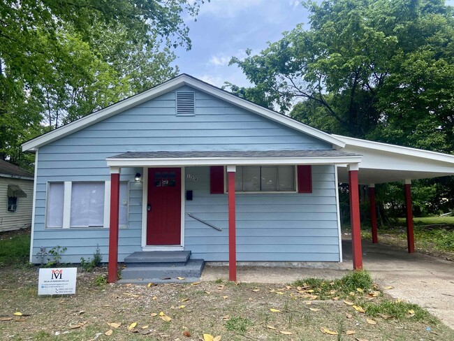 property at 128 W Magnolia St