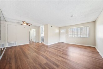 4617 Palm Ave in Sacramento, CA - Building Photo - Building Photo