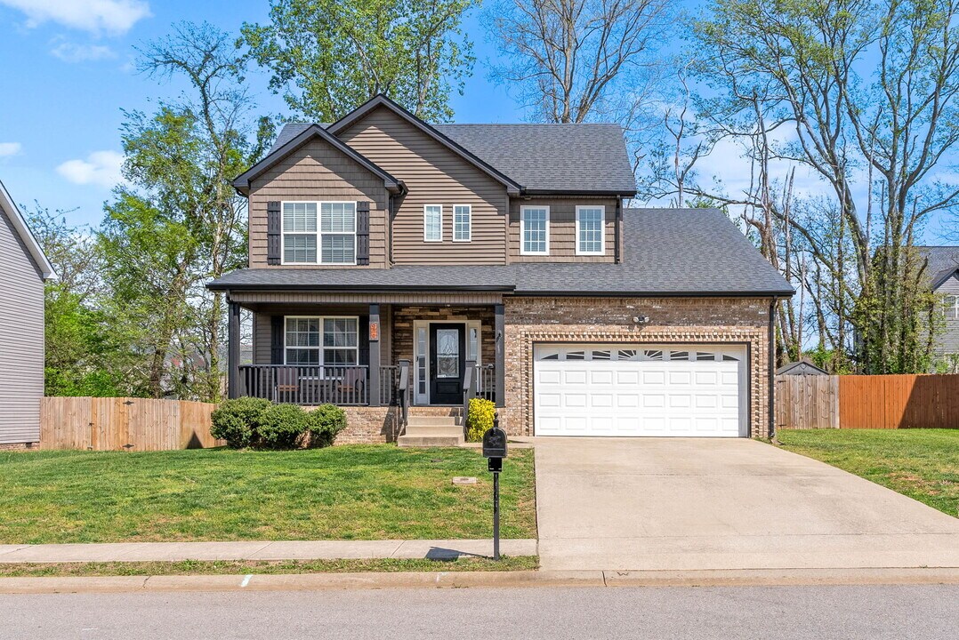 974 Harding Dr in Clarksville, TN - Building Photo