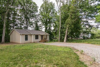 15 Sand Hill School Rd in Asheville, NC - Building Photo - Building Photo