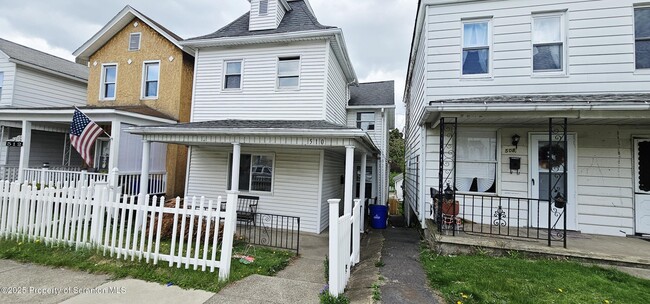 property at 510 N Bromley Ave