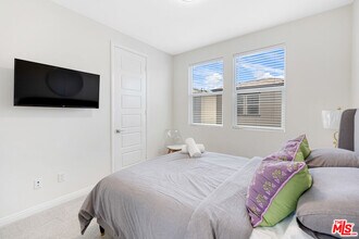 768 Daniel Freeman Cir in Inglewood, CA - Building Photo - Building Photo