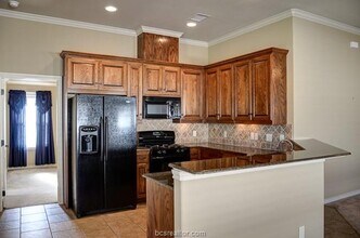 Available August 2026! Beautiful 5 Bed/4 B in College Station, TX - Building Photo - Building Photo