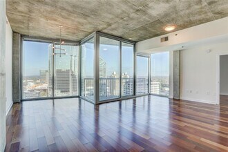 3324 Peachtree Rd in Atlanta, GA - Building Photo - Building Photo