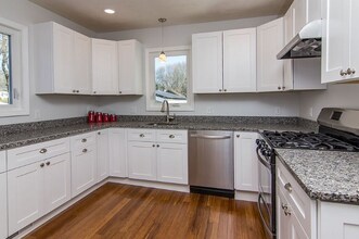 10 Giles Ave in Beverly, MA - Building Photo - Building Photo