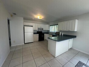 2226 SE Tiffany Ave in Port St. Lucie, FL - Building Photo - Building Photo