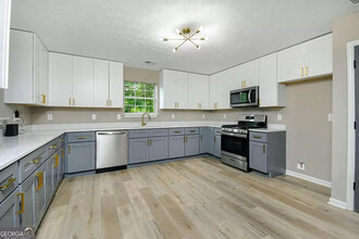 Room in House on Brown Dr in Decatur, GA - Building Photo - Building Photo