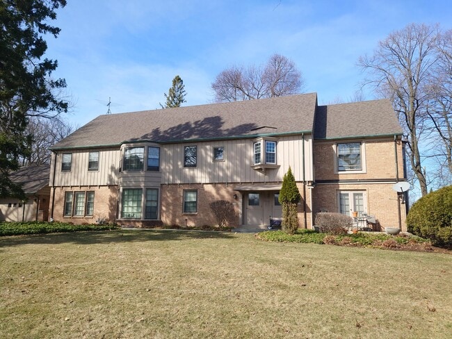 property at 3200 E Hampshire St