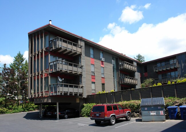 Klahanie Apartments in Bellevue, WA - Building Photo - Building Photo