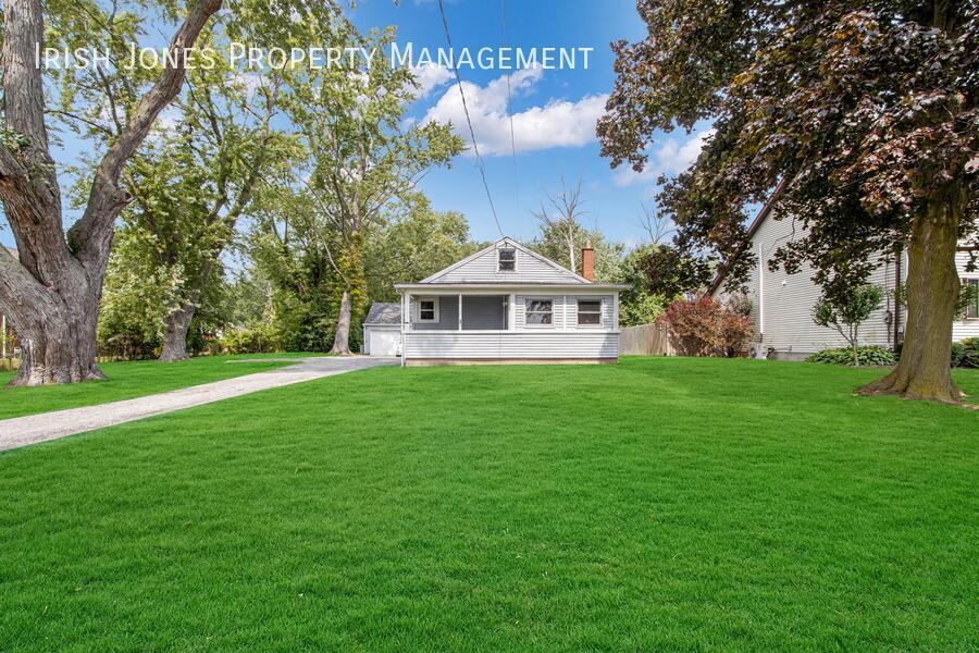 2165 River Rd in Niagara Falls, NY - Building Photo