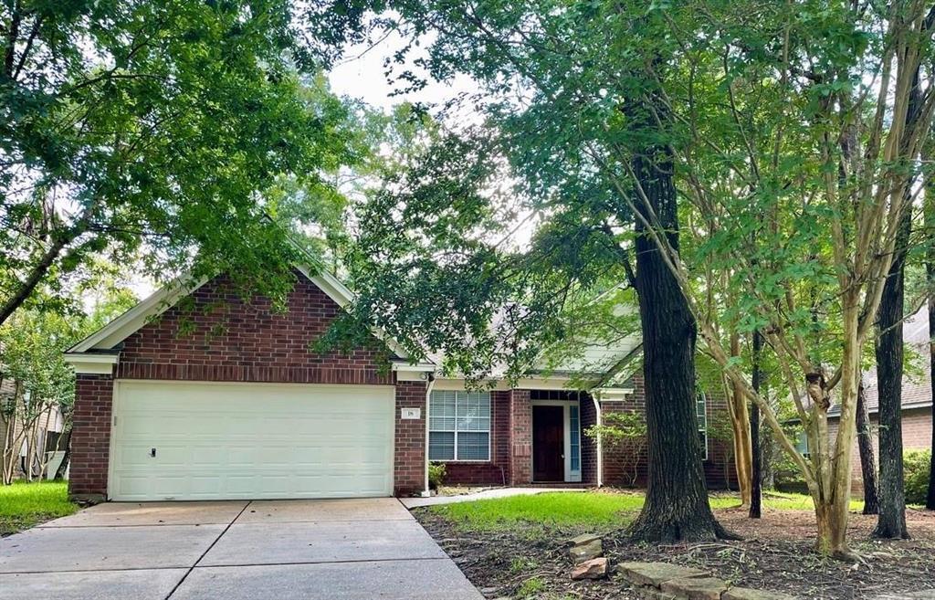 18 Barn Lantern Pl in The Woodlands, TX - Building Photo