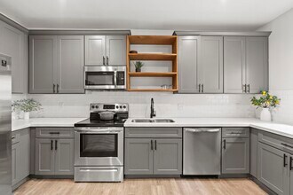 1115 Augusta Dr in Houston, TX - Building Photo - Building Photo