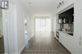 6 Parkwood Ave in Toronto, ON - Building Photo - Building Photo