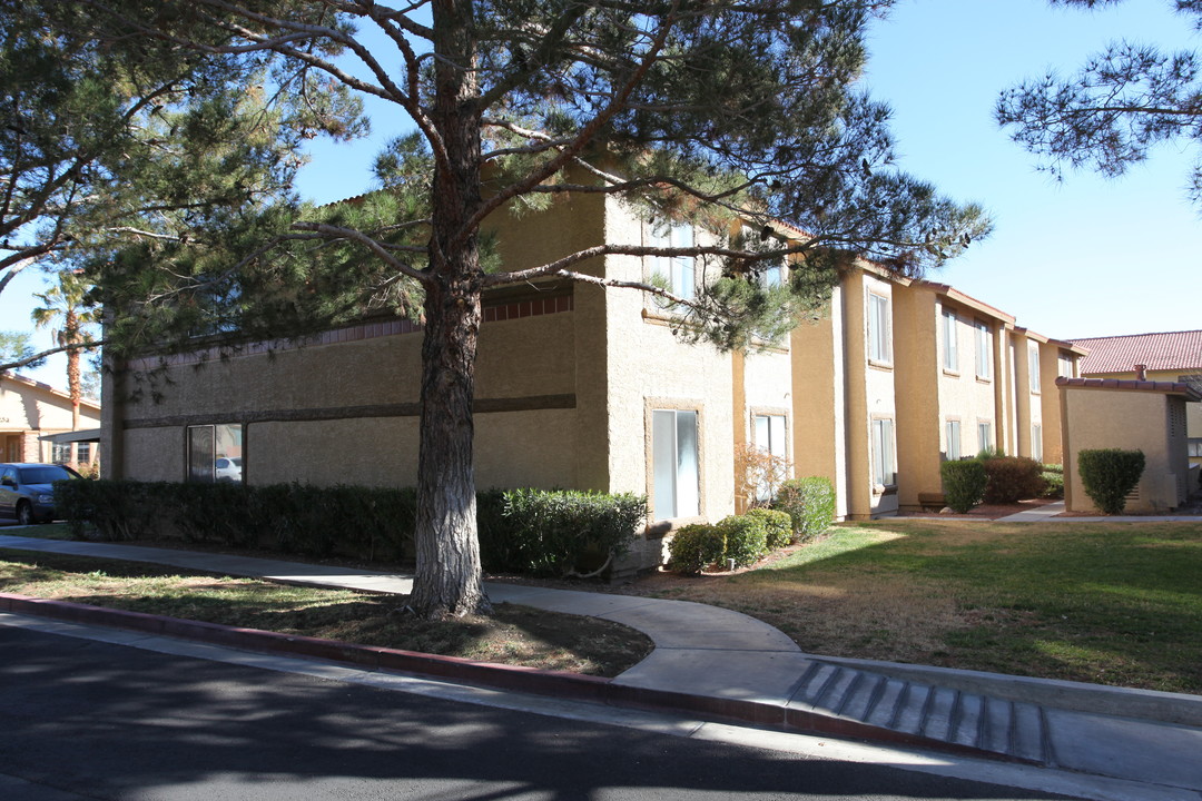 Marquesa Condominiums in Las Vegas, NV - Building Photo