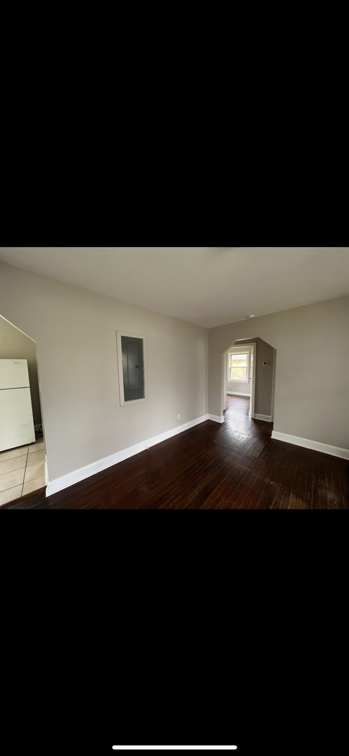property at 949 Hunt Ave NW