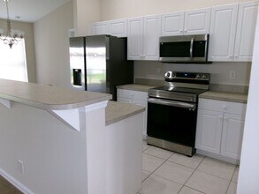 1213 NE 13th Ave in Cape Coral, FL - Building Photo - Building Photo