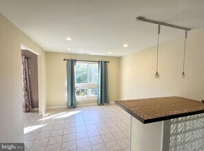 3940 Bel Pre Rd in Silver Spring, MD - Building Photo - Building Photo