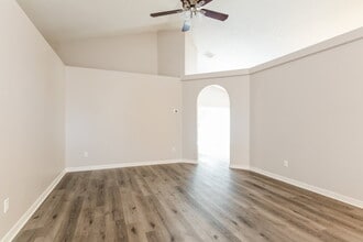 2129 Fish Eagle St in Clermont, FL - Building Photo - Building Photo