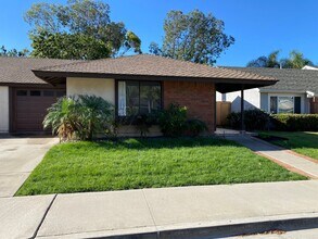 949 Woodlake Dr in Encinitas, CA - Building Photo - Building Photo