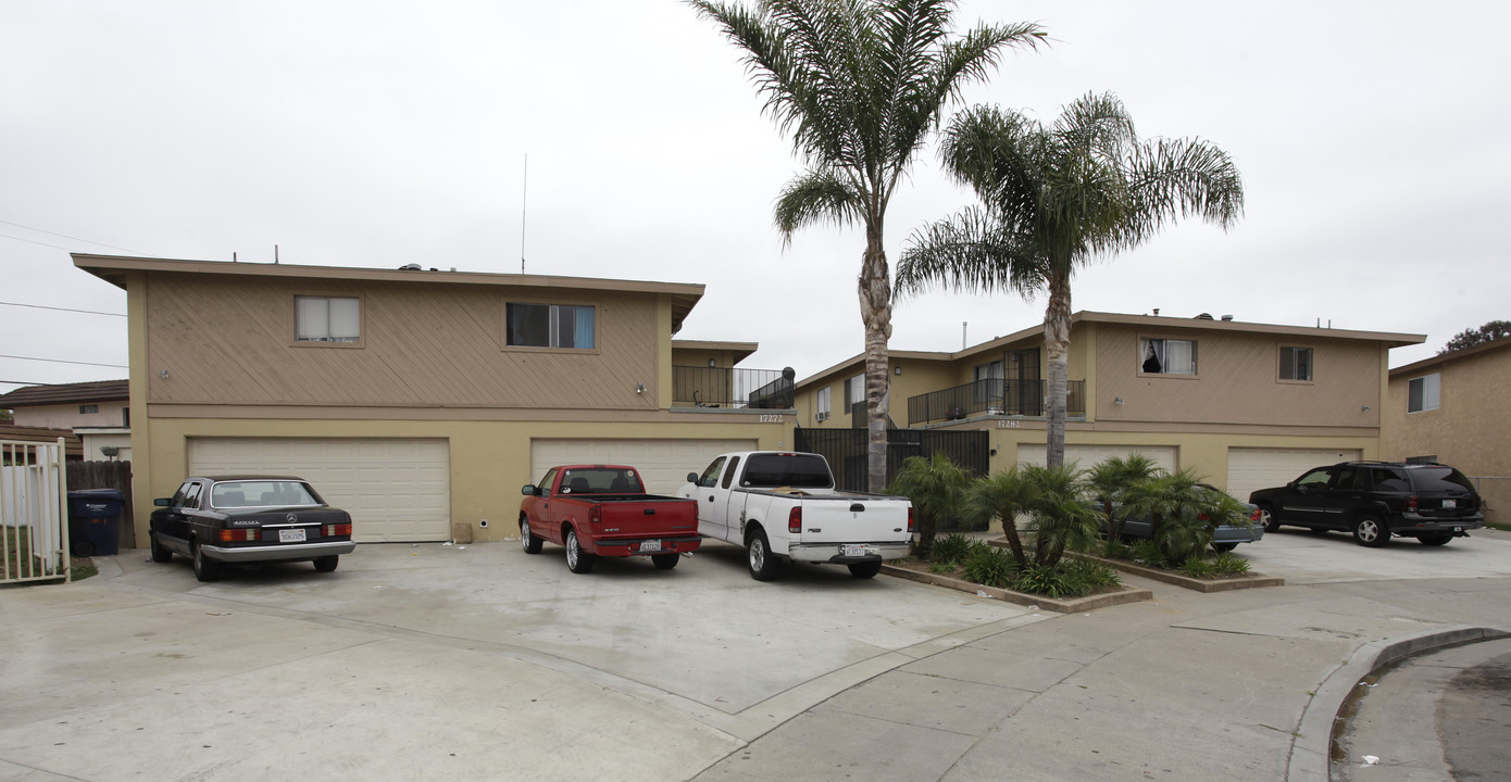 17272-17282 Ash St in Huntington Beach, CA - Foto de edificio